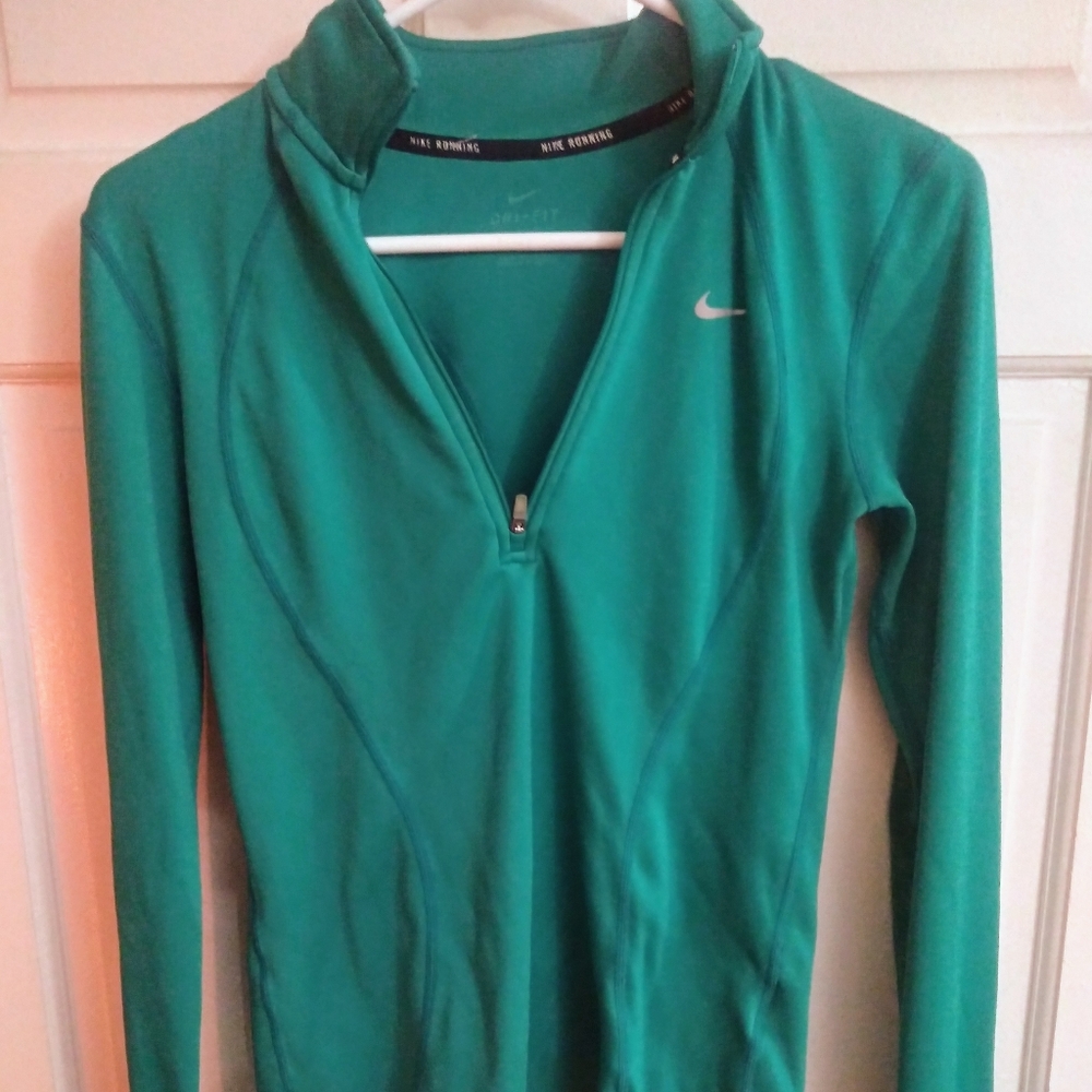 Green/blue Nike pullover